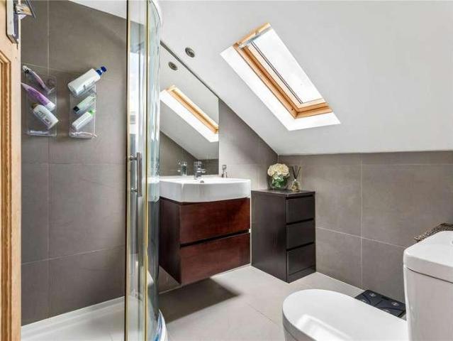 3 bed flat for sale