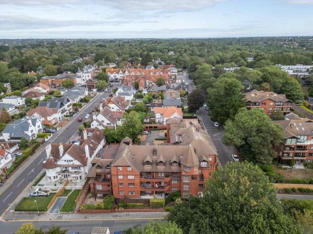 3 bed flat for sale