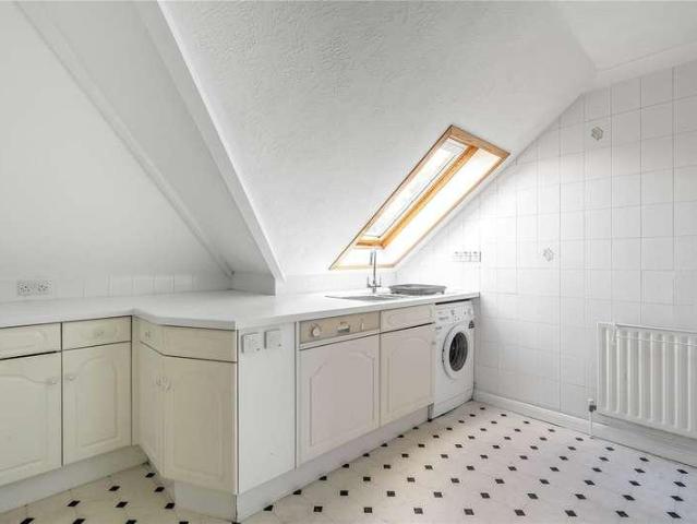 3 bed flat for sale