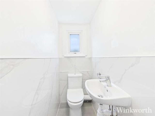 3 bed flat for sale