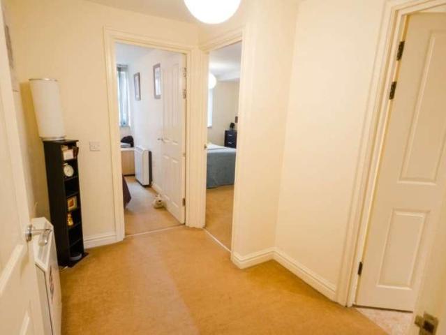 3 bed flat for sale