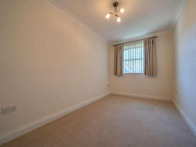 3 bed flat for sale