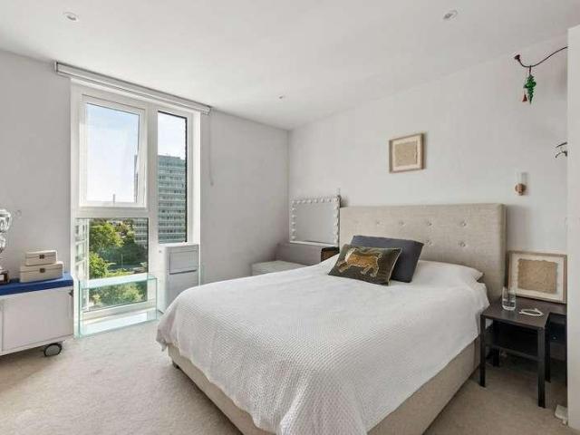 3 bed flat for sale
