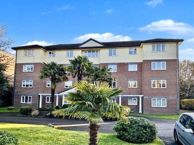 3 bed flat for sale
