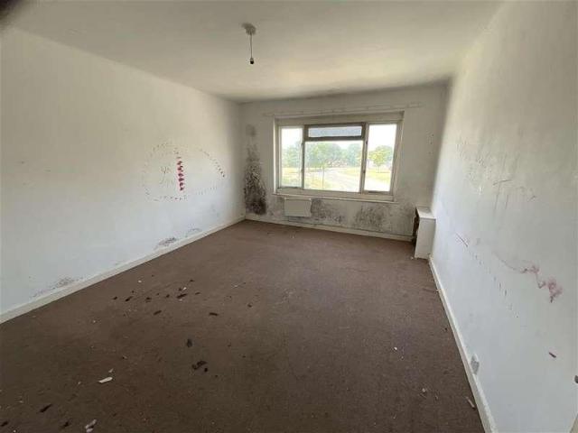 3 bed flat for sale