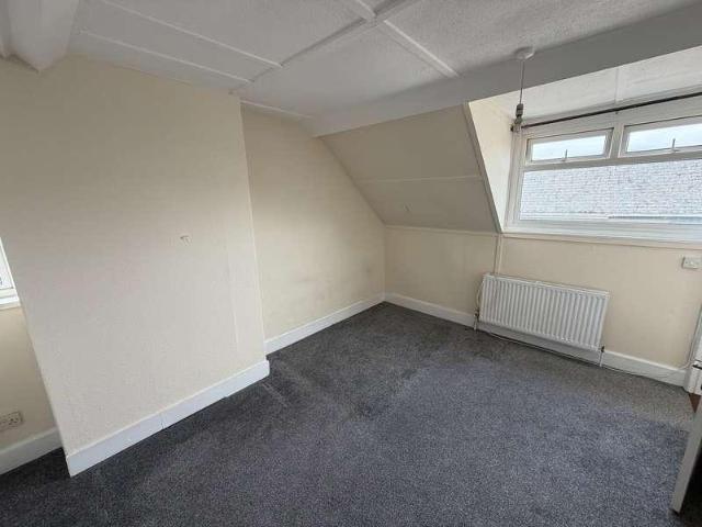 3 bed flat for sale