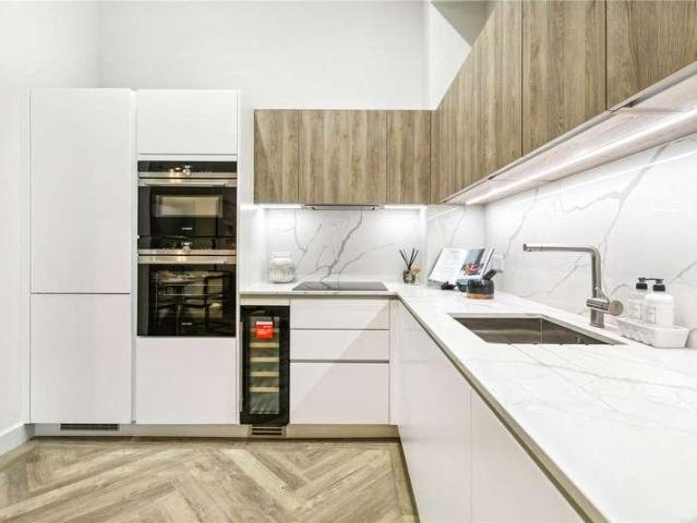 3 bed flat for sale