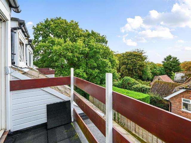3 bed flat for sale