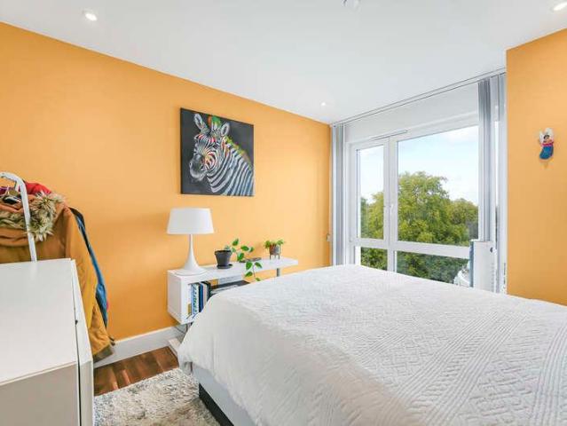 3 bed flat for sale