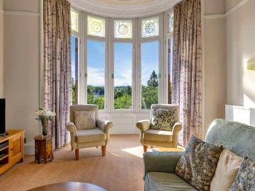 3 bed flat for sale