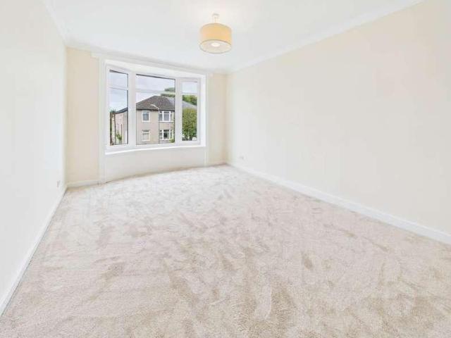 3 bed flat for sale