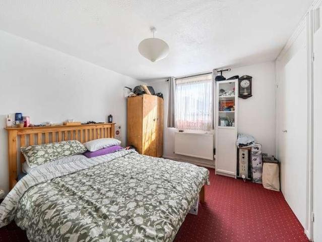 3 bed flat for sale