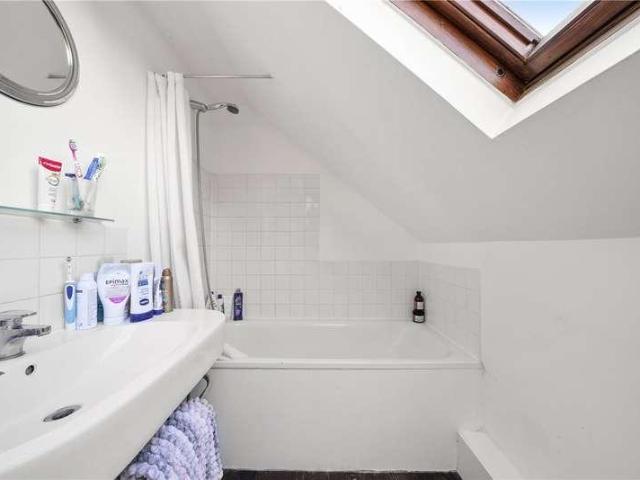 3 bed flat for sale