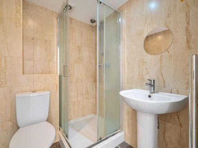 3 bed flat for sale