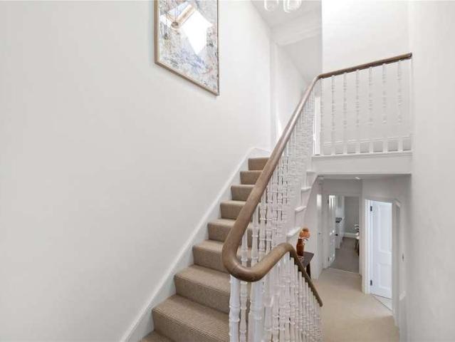 3 bed flat for sale
