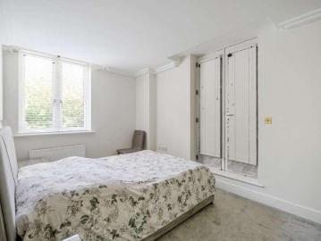 3 bed flat for sale