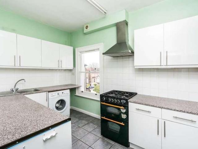 3 bed flat for sale