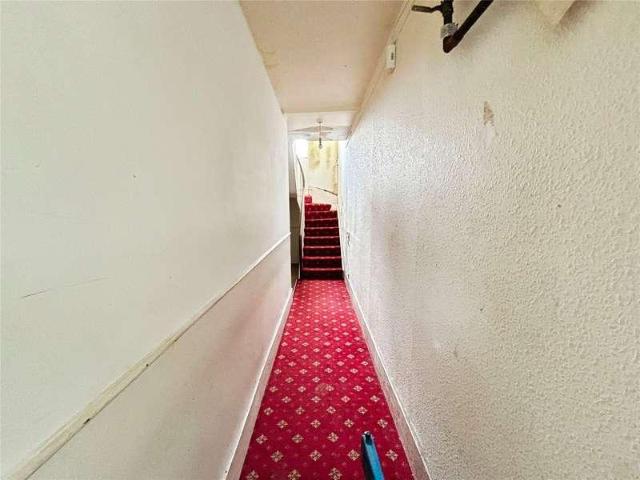 3 bed flat for sale
