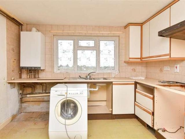 3 bed flat for sale