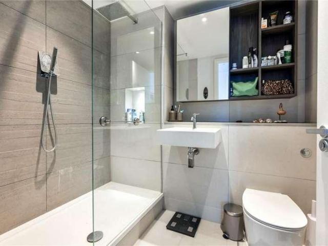 3 bed flat for sale