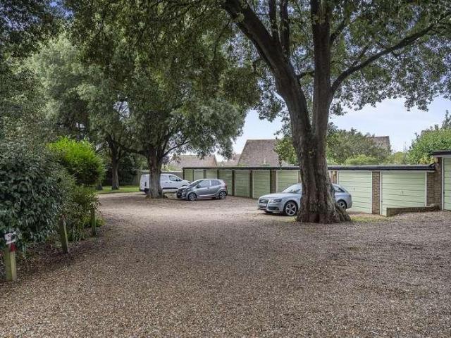 3 bed flat for sale