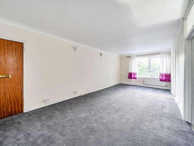 3 bed flat for sale