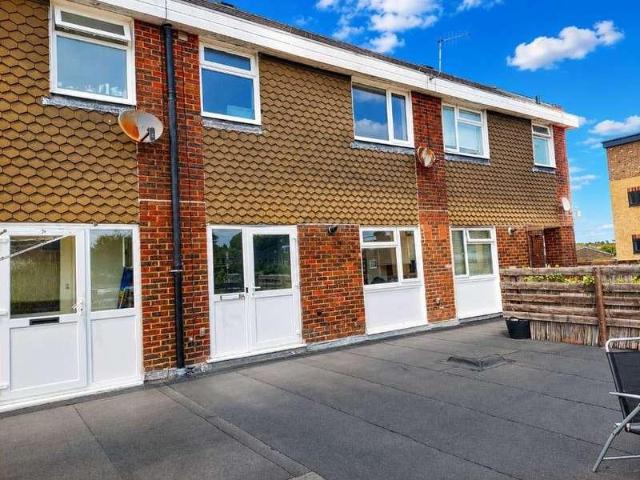 3 bed flat for sale