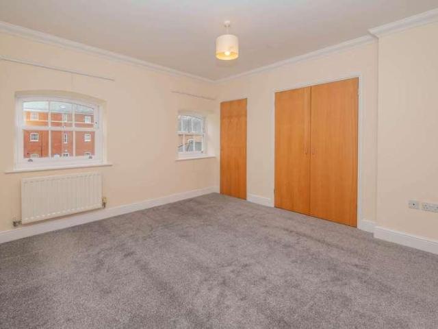 3 bed flat for sale
