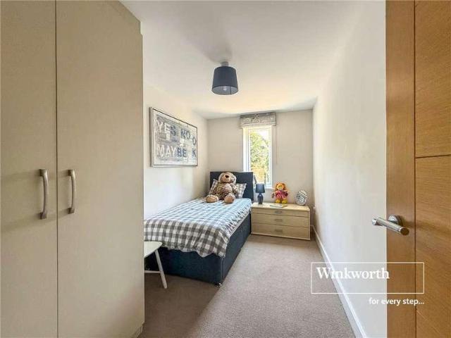 3 bed flat for sale