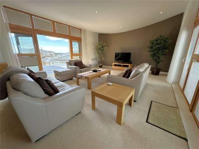 3 bed flat for sale