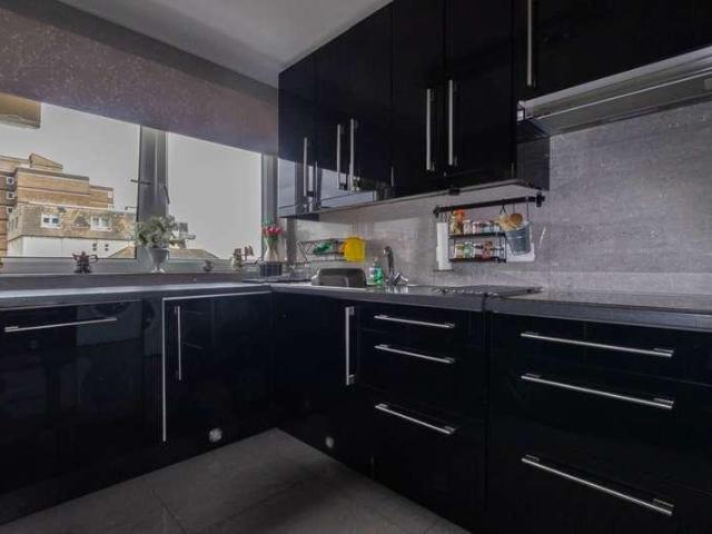 3 bed flat for sale