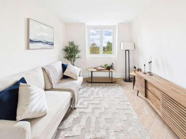 3 bed flat for sale