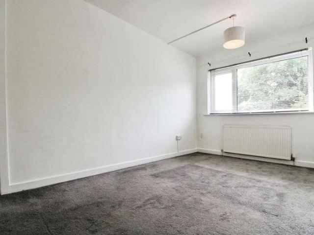 3 bed flat for sale