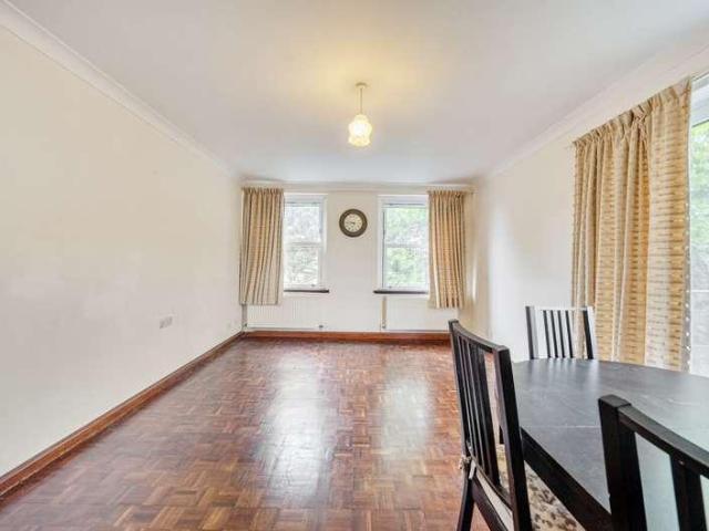 3 bed flat for sale