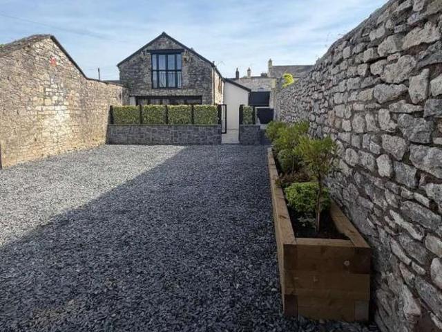 3 bed flat for sale