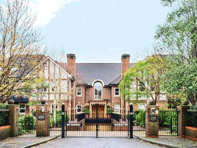 3 bed flat for sale