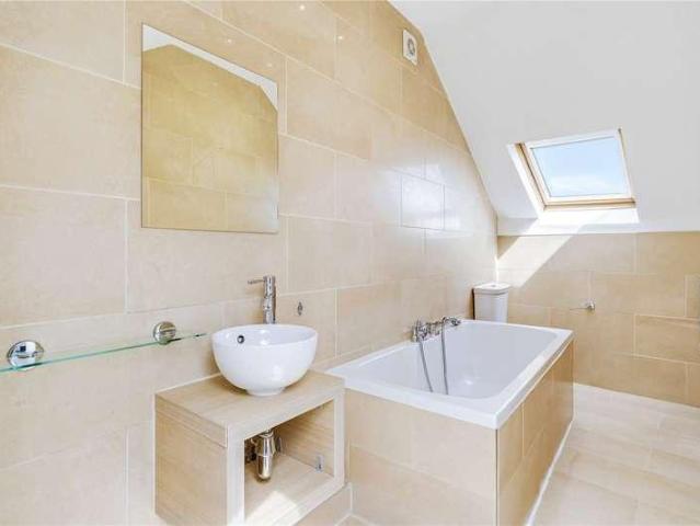 3 bed flat for sale