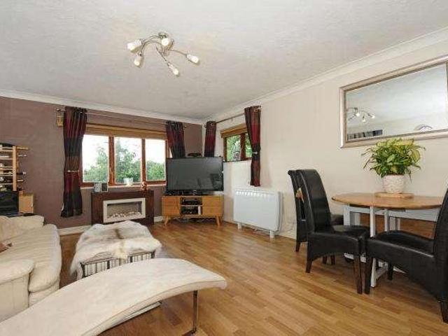 3 bed flat for sale