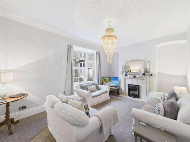 3 bed flat for sale