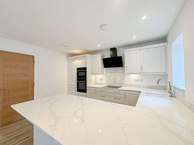 3 bed flat for sale