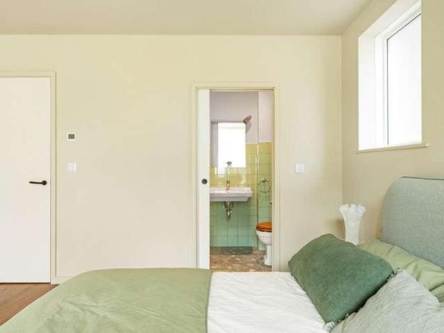 3 bed flat for sale