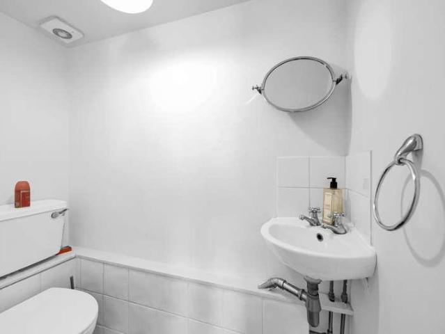 3 bed flat for sale
