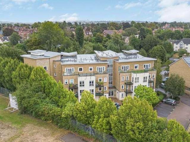 3 bed flat for sale