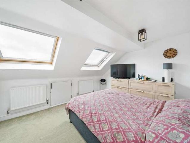3 bed flat for sale