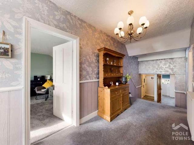 3 bed flat for sale