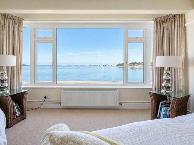 3 bed flat for sale