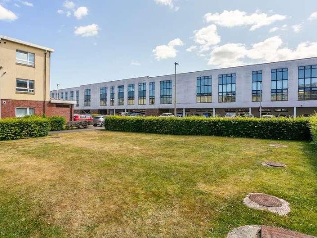 3 bed flat for sale