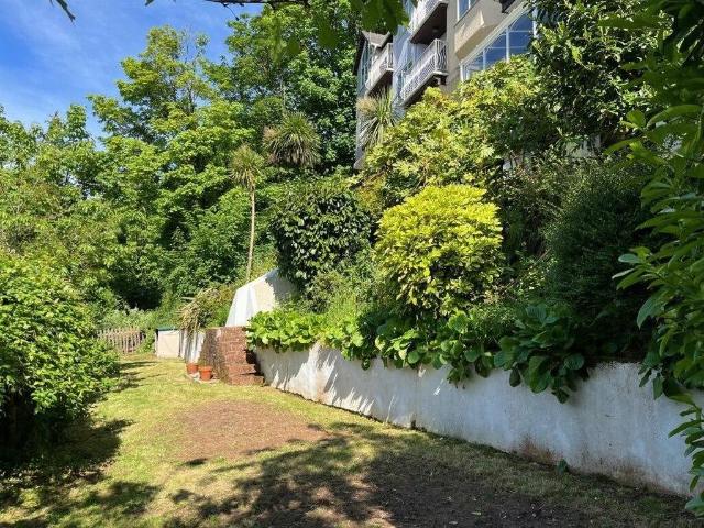 3 bed flat for sale