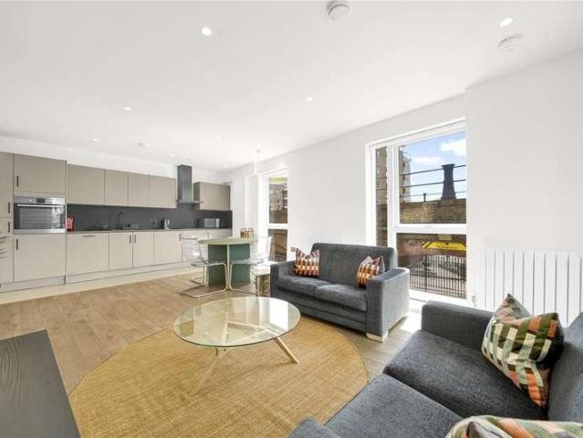 3 bed flat for sale