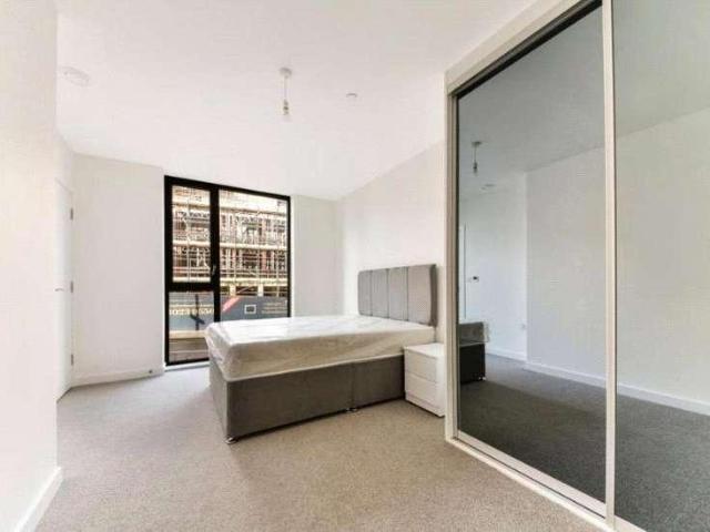 3 bed flat for sale